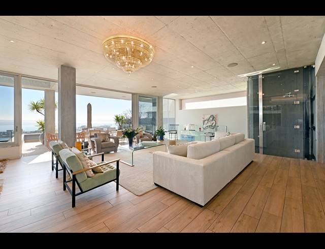 4 BEDROOM FREEHOLD TO LET IN GREEN POINT